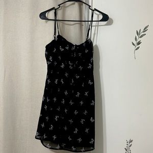 Size M, never worn butterfly mini dress from h&m